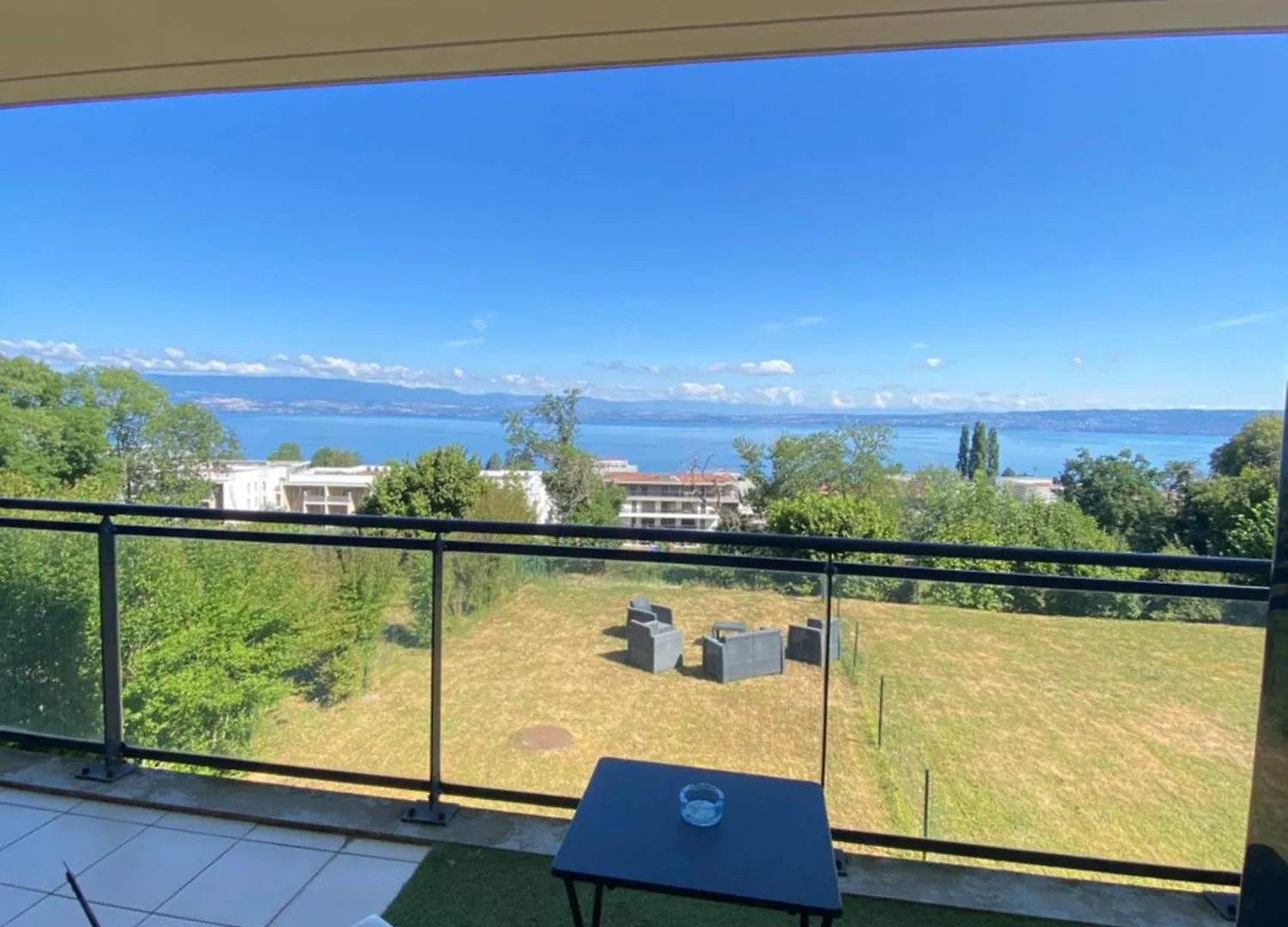 Appartement Avec Vue Imprenable Sur Le Lac Leman Évian-les-Bains 0*,  France